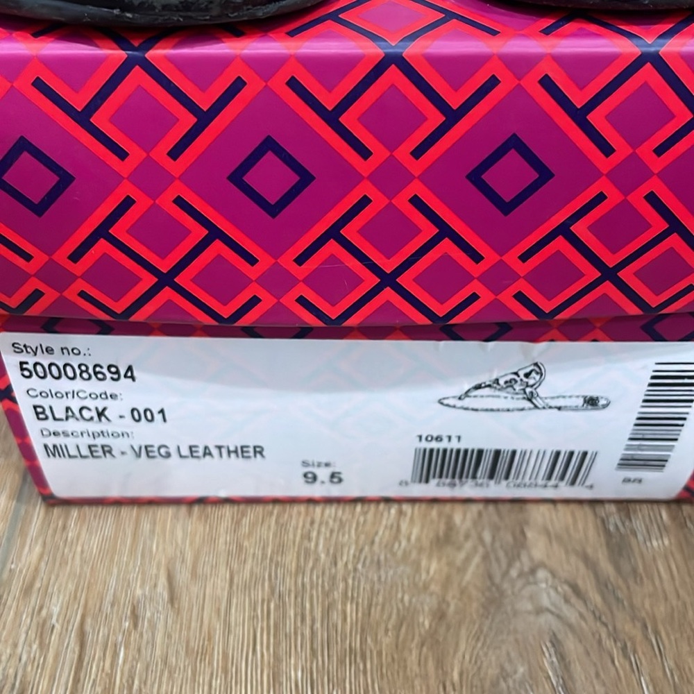 Like New Tory Burch Miller Sandals in Black.  Size 9.5. - Picture 5 of 5